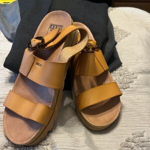 Reef Women's Golden Tan Sandals